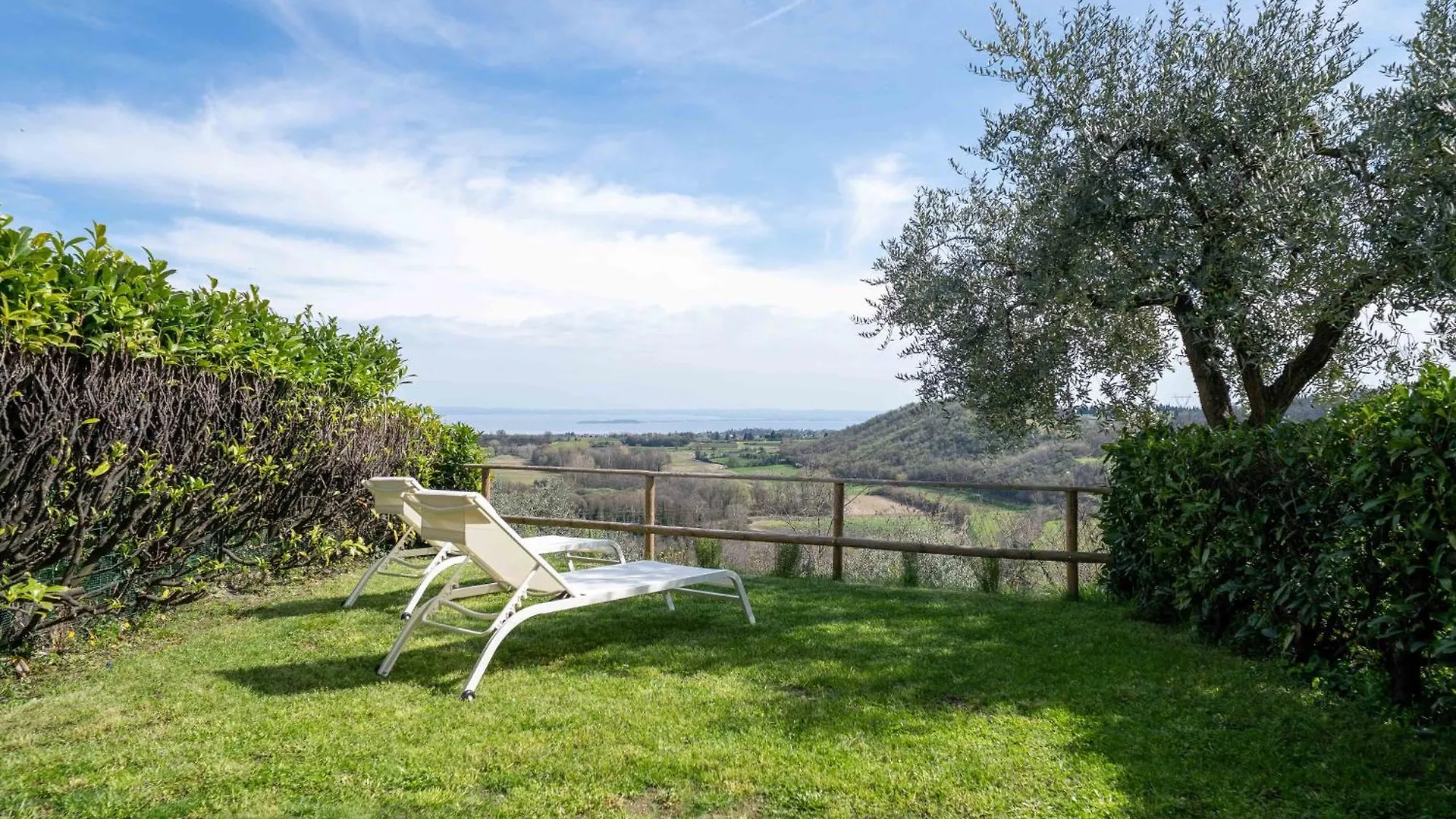 Garda Luxury House Lägenhet Muscoline Italien